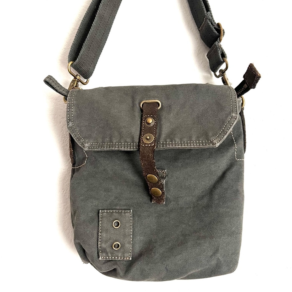 Tsd Brand Coastal Flap Canvas Crossbody Dark Green